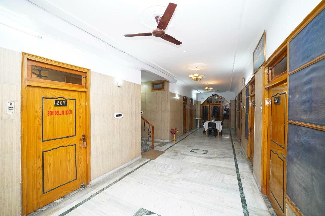 Oyo 39543 Hotel Kk Pantnagar Buitenkant foto