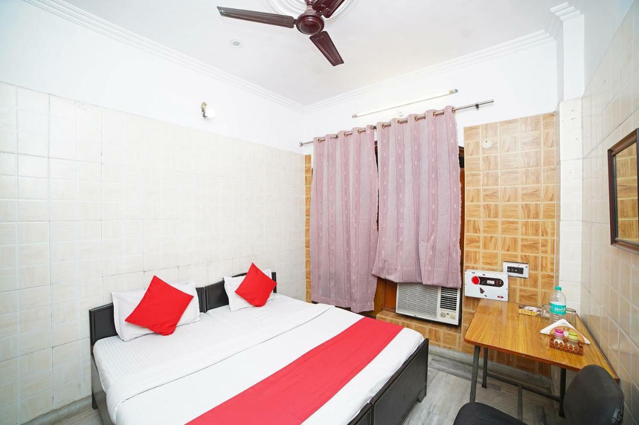 Oyo 39543 Hotel Kk Pantnagar Buitenkant foto