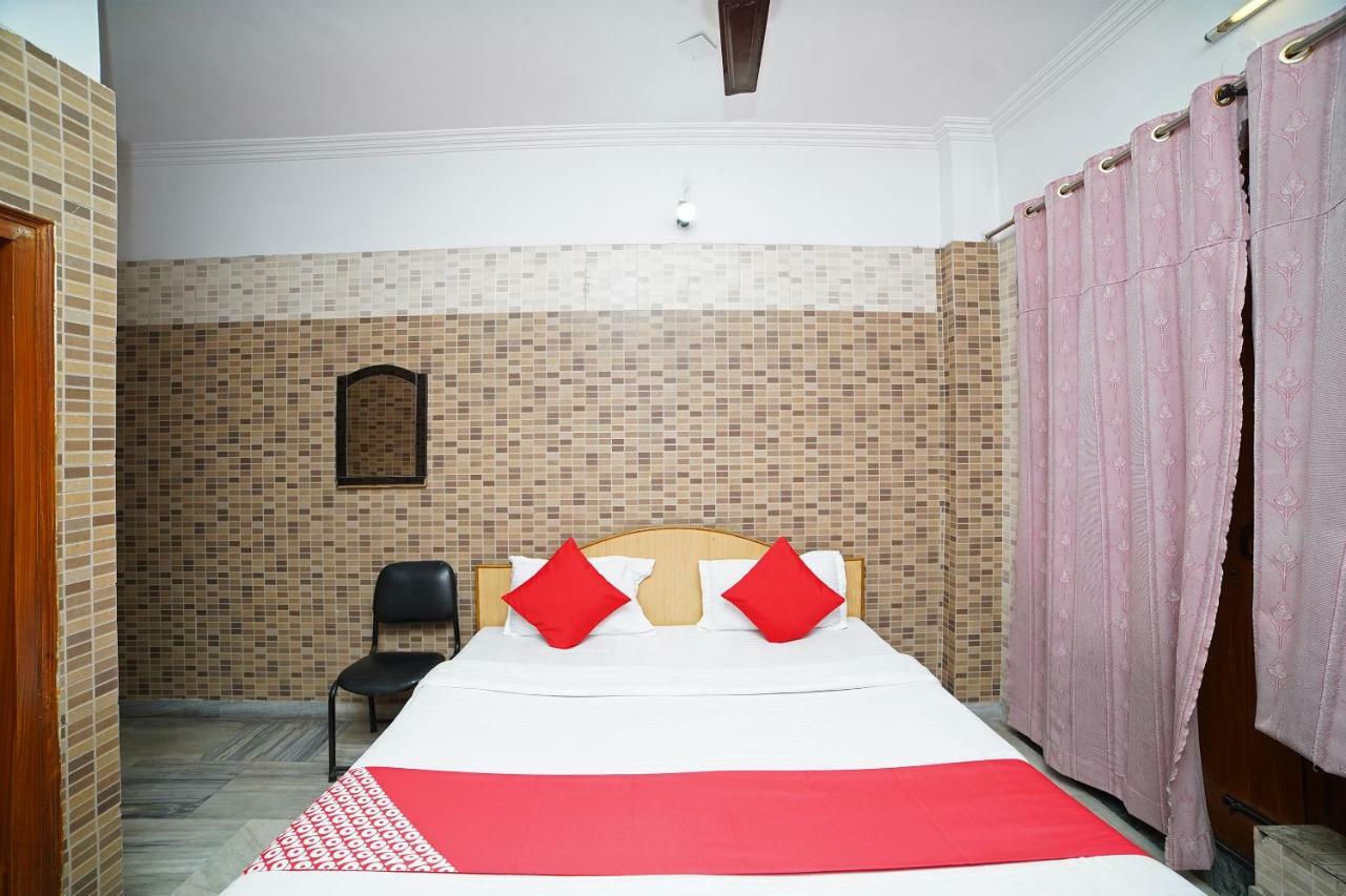Oyo 39543 Hotel Kk Pantnagar Buitenkant foto