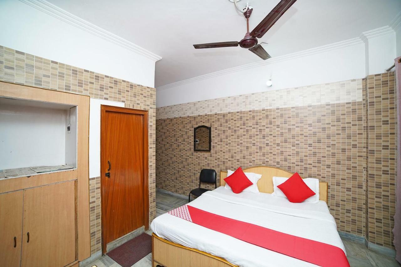Oyo 39543 Hotel Kk Pantnagar Buitenkant foto