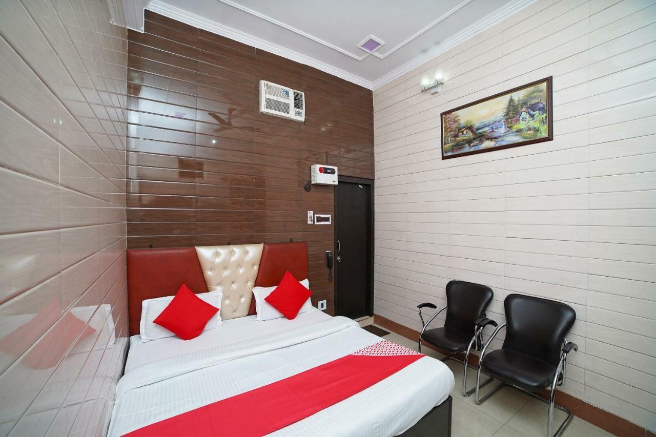 Oyo 39543 Hotel Kk Pantnagar Buitenkant foto