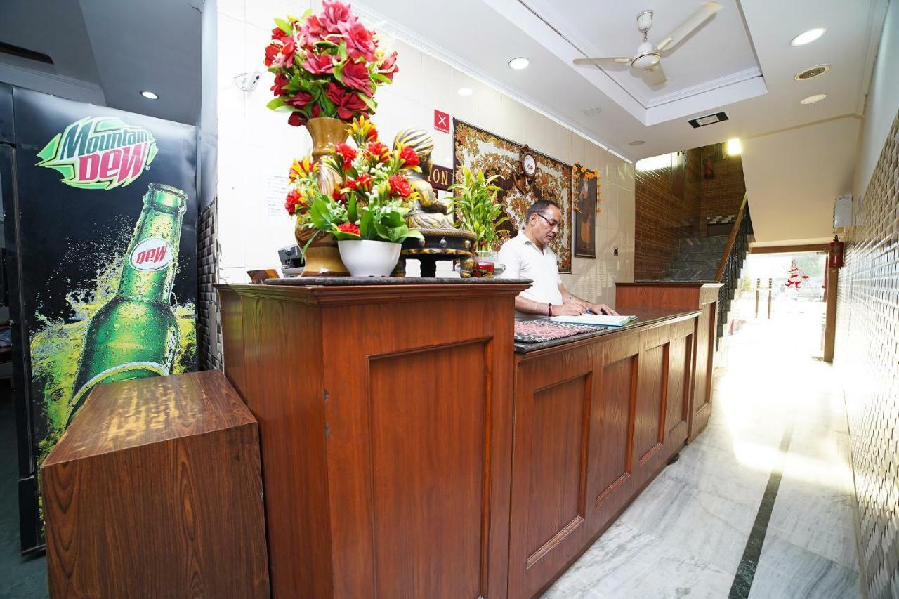 Oyo 39543 Hotel Kk Pantnagar Buitenkant foto