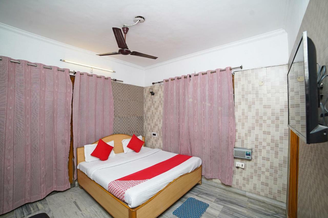Oyo 39543 Hotel Kk Pantnagar Buitenkant foto