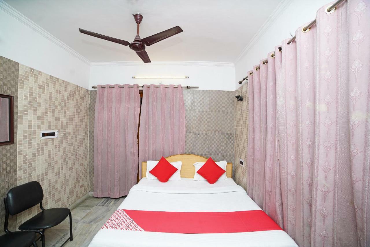 Oyo 39543 Hotel Kk Pantnagar Buitenkant foto