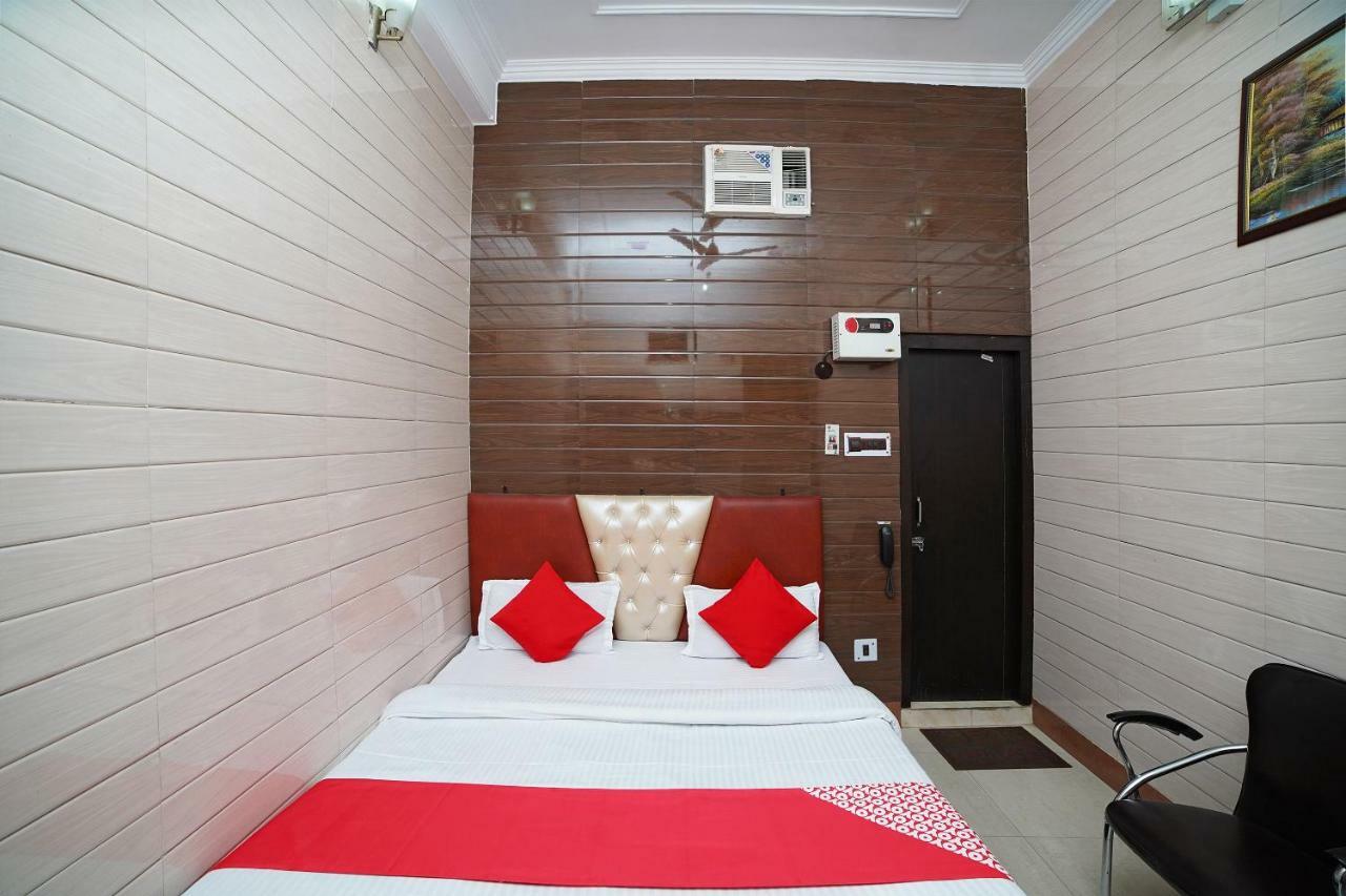 Oyo 39543 Hotel Kk Pantnagar Buitenkant foto