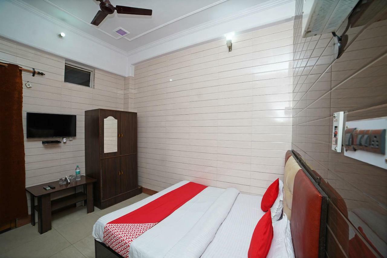 Oyo 39543 Hotel Kk Pantnagar Buitenkant foto